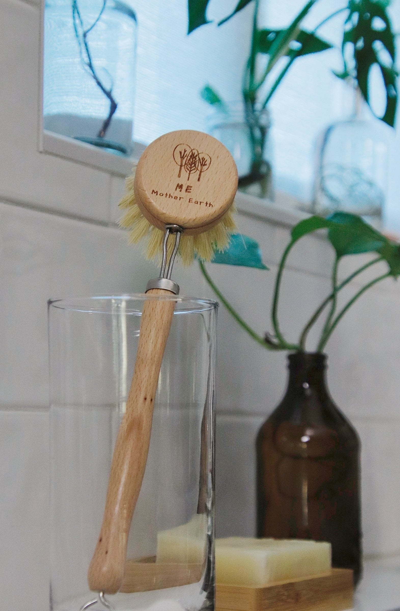 Me Mother Earth: Beechwood + Sisal Fiber Kitchen Dish Brush